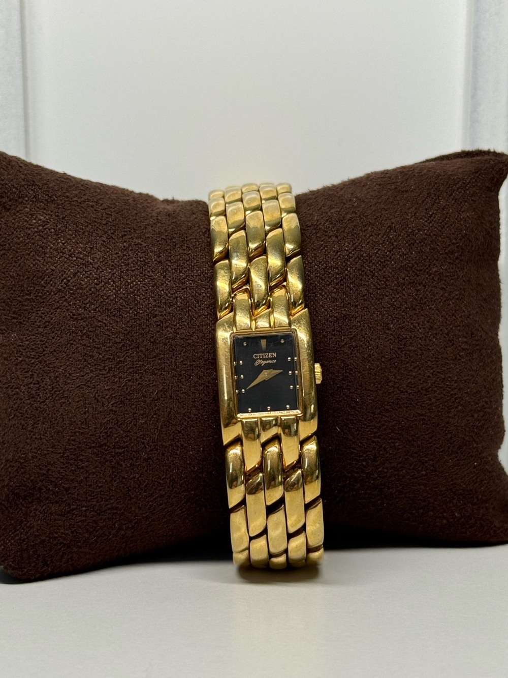 Vintage Citizen Elegance Quartz Dress Watch Gold Tone Bracelet Black Dial Japan